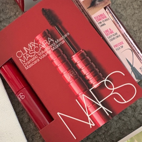 Strong Woman Beauty Bundle NARS, Clarins, Buxom, and more. - Picture 11 of 14